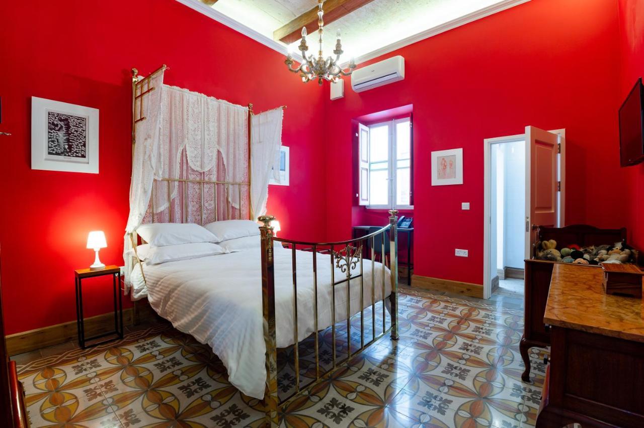 Monreal Boutique Townhouse - R024Rm4 Hotell Paola Exteriör bild