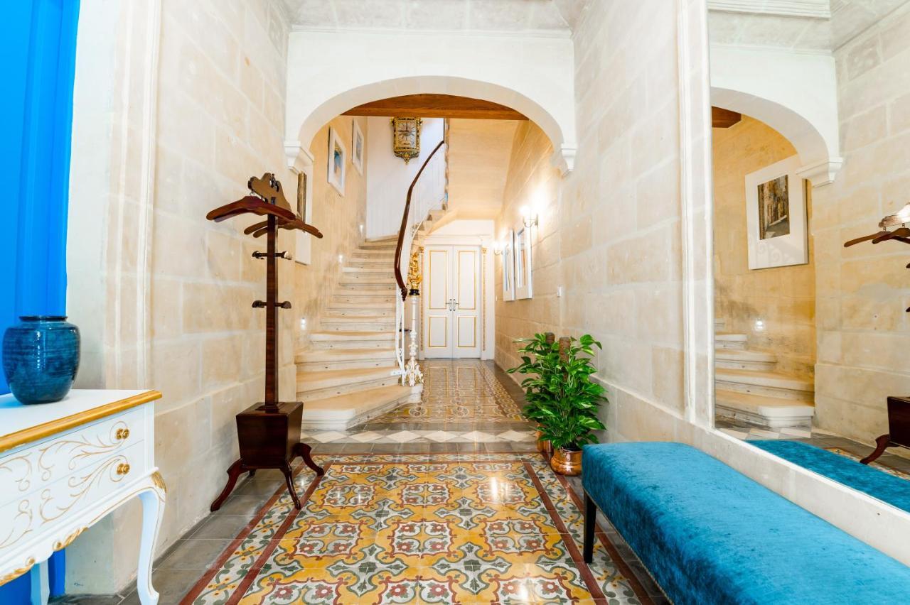 Monreal Boutique Townhouse - R024Rm4 Hotell Paola Exteriör bild
