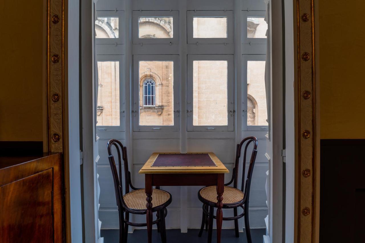 Monreal Boutique Townhouse - R024Rm4 Hotell Paola Exteriör bild